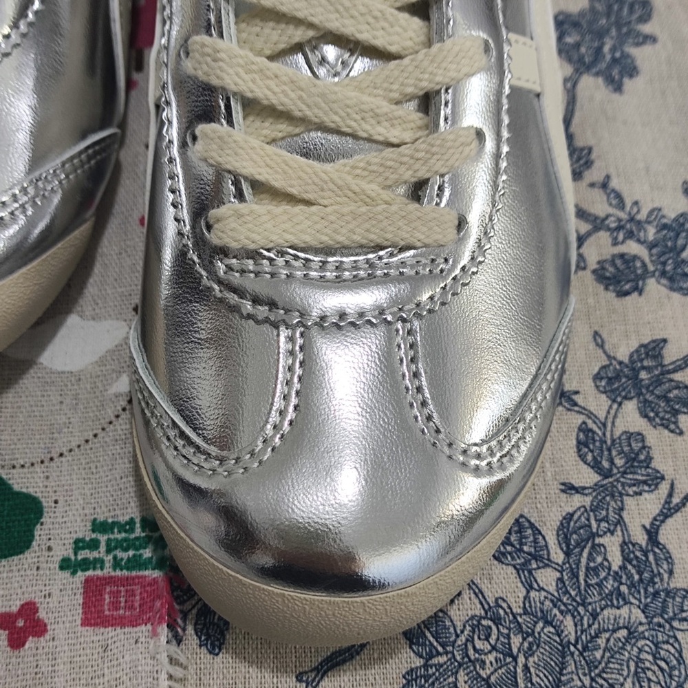 Onitsuka Tiger by Asics Metallic Silver Sneakers with Cream Laces - Picture 4 of 10
